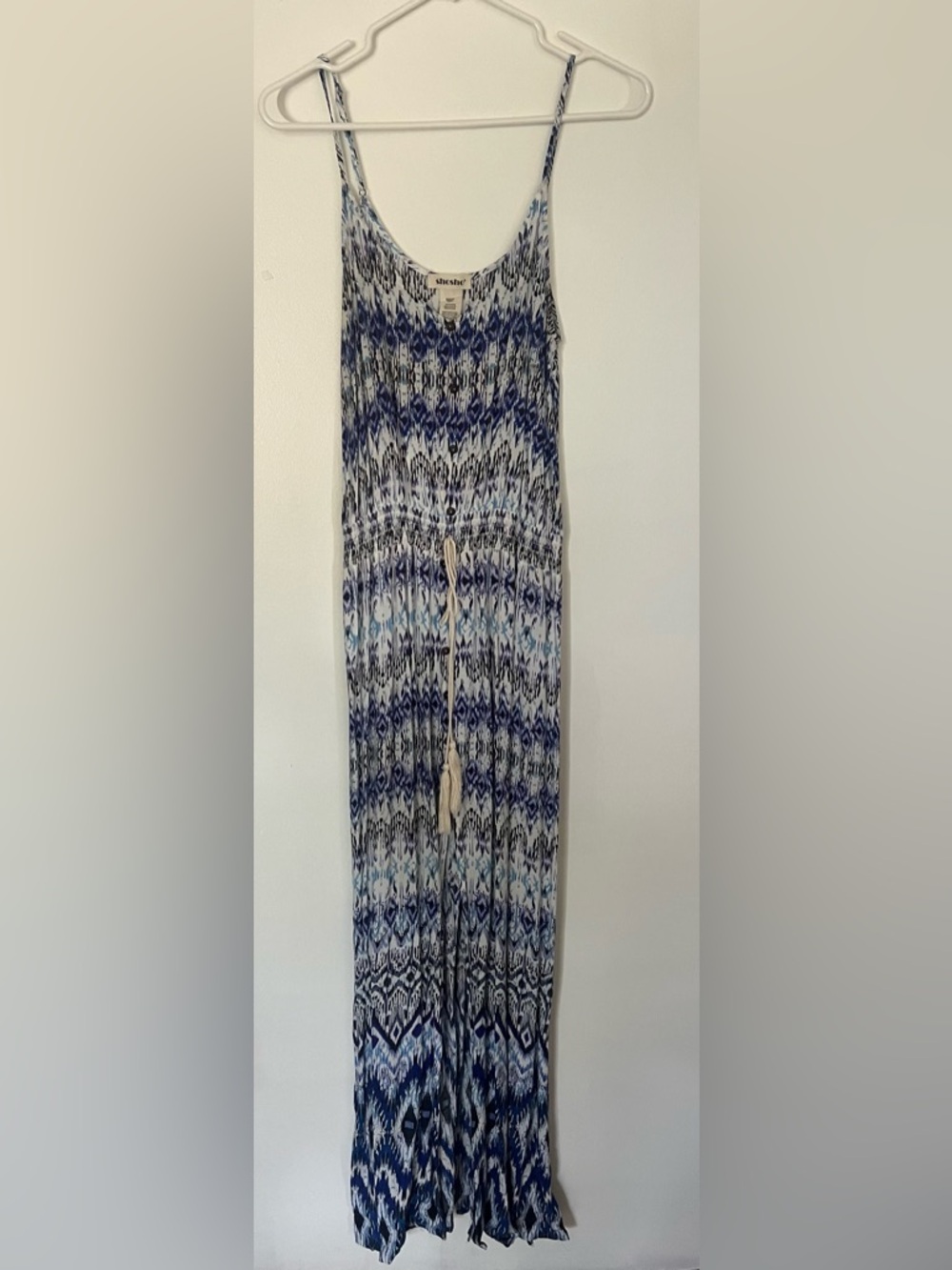 shosho Blue and White Patterned Maxi Dress